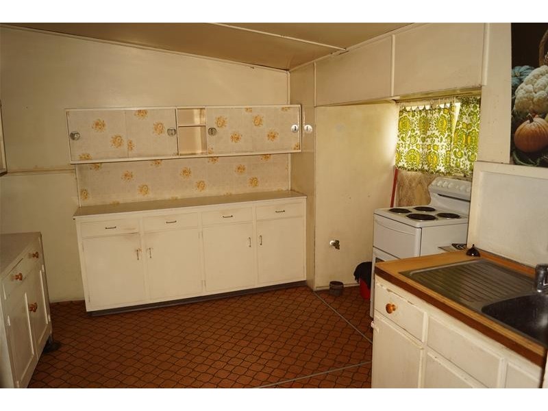 10 Central Street, Sarina QLD 4737