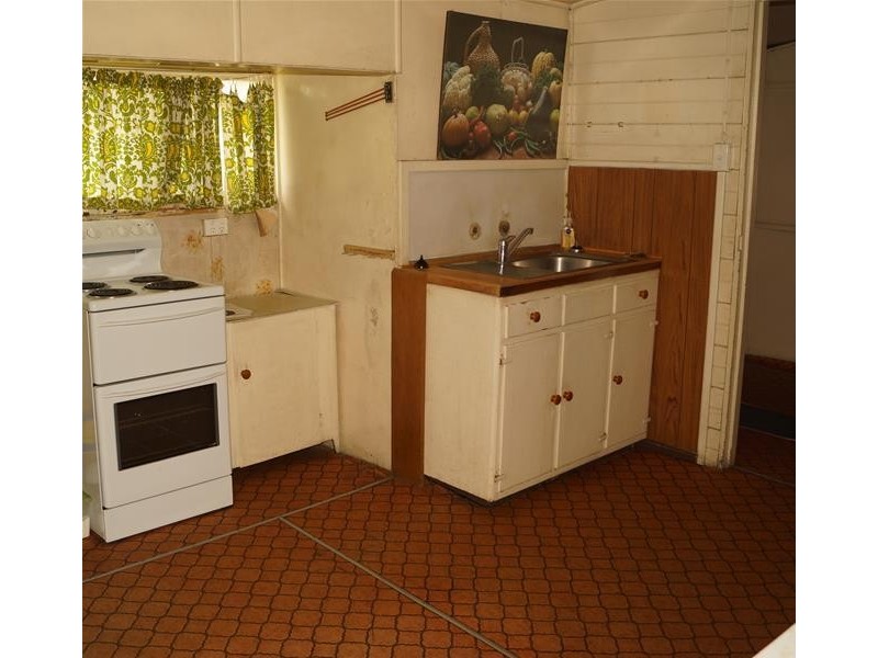 10 Central Street, Sarina QLD 4737