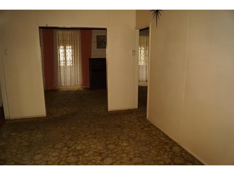 10 Central Street, Sarina QLD 4737