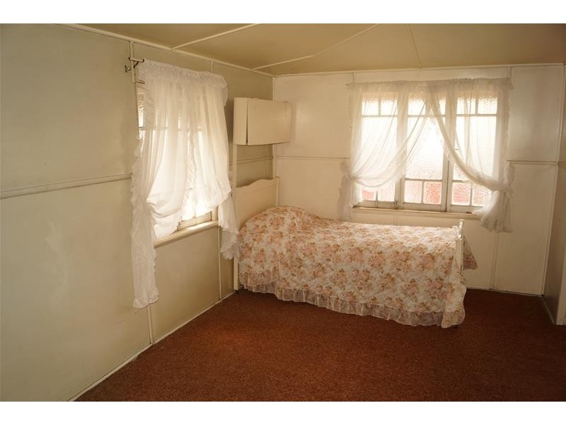 10 Central Street, Sarina QLD 4737