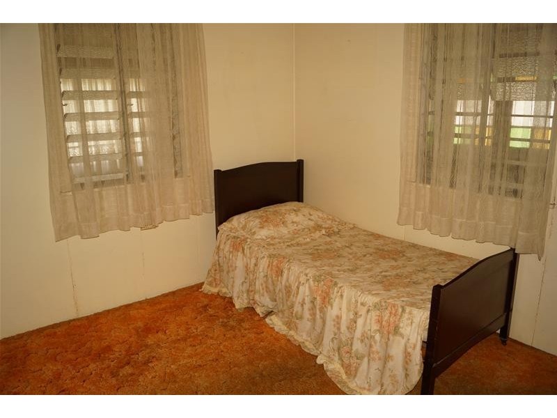 10 Central Street, Sarina QLD 4737