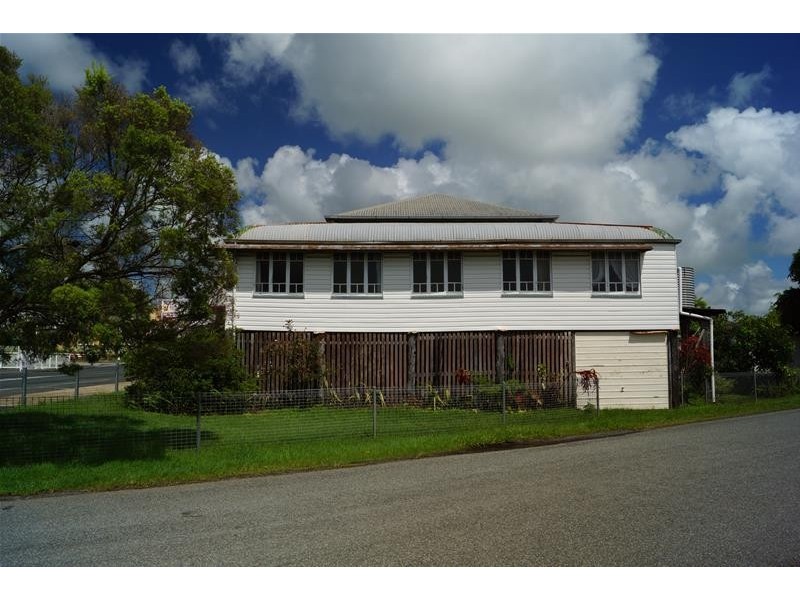 10 Central Street, Sarina QLD 4737
