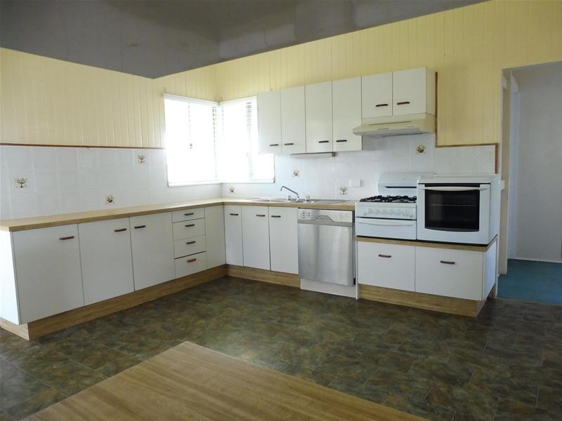 8 Schaefer Street, West Mackay QLD 4740