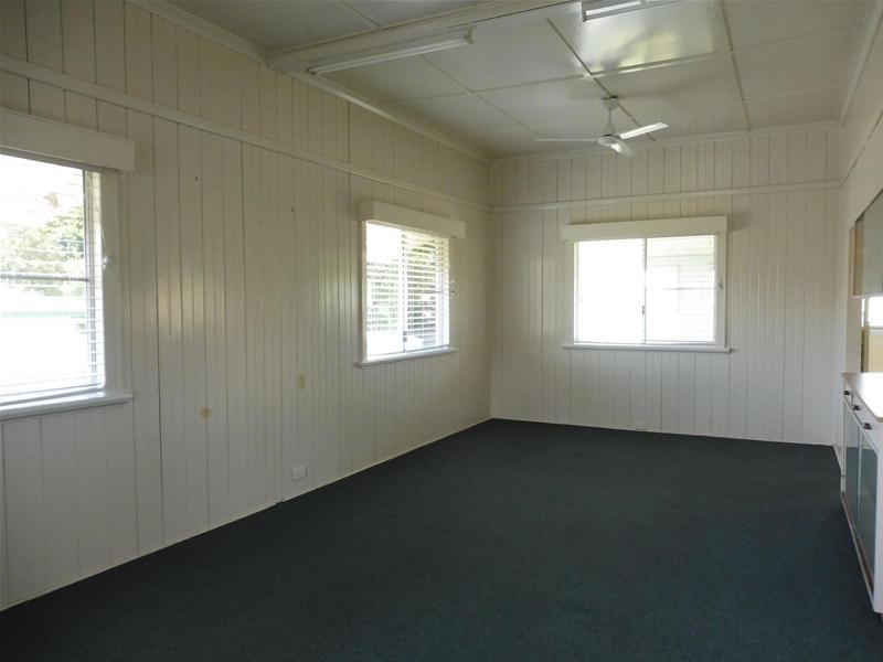 8 Schaefer Street, West Mackay QLD 4740