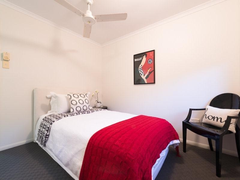 4/9 Robin Street, Slade Point QLD 4740