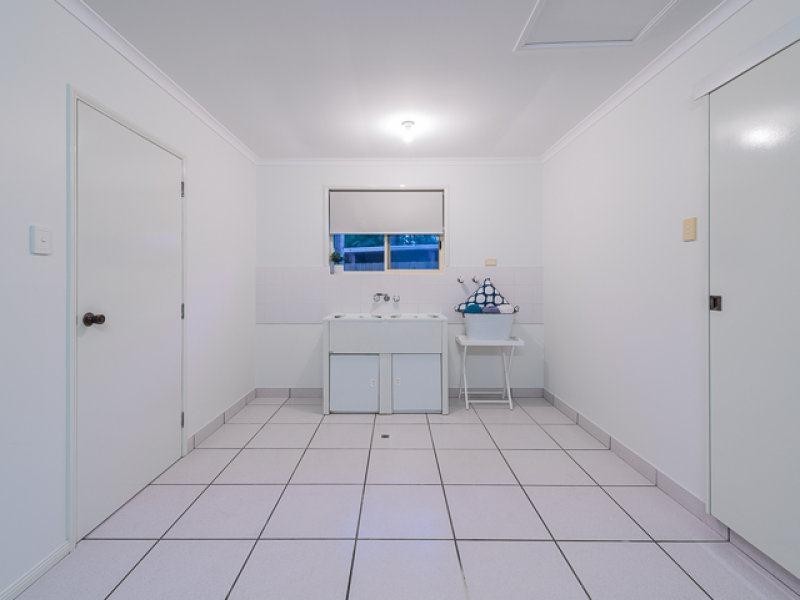 4/9 Robin Street, Slade Point QLD 4740