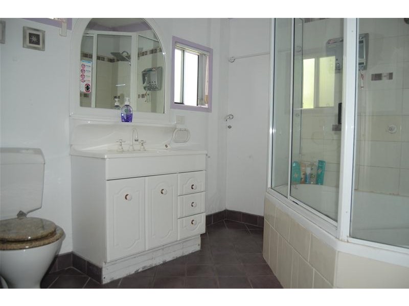 146 Broad Street, Sarina QLD 4737