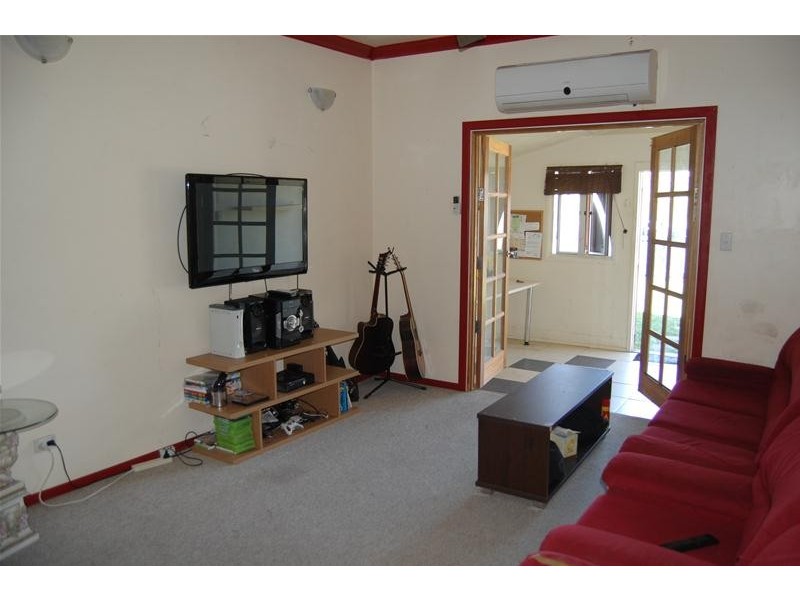 146 Broad Street, Sarina QLD 4737