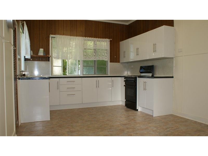 22 Atherton Street, Sarina QLD 4737