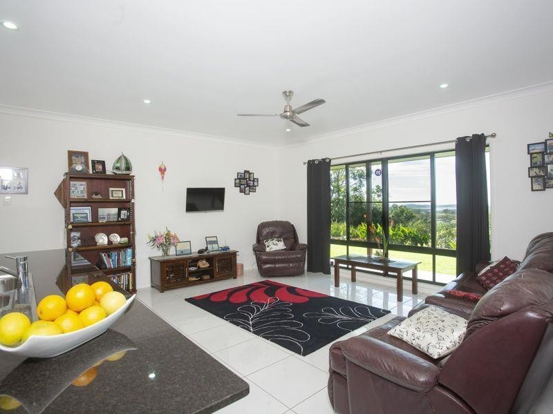 34 Seaview Crt, Sarina QLD 4737