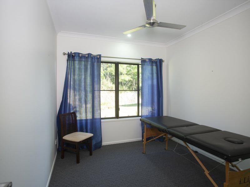 34 Seaview Crt, Sarina QLD 4737