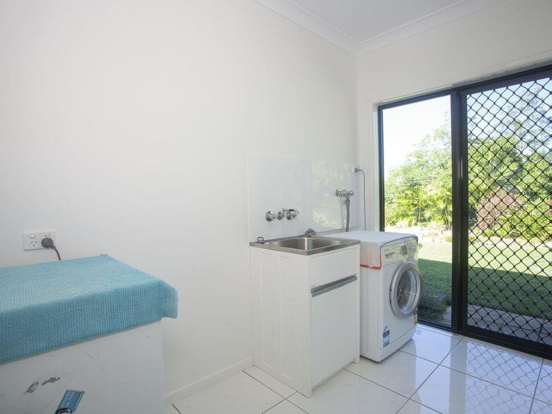 34 Seaview Crt, Sarina QLD 4737