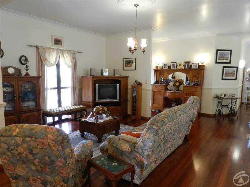 215 East Funnel Creek Road, Sarina Range QLD 4737