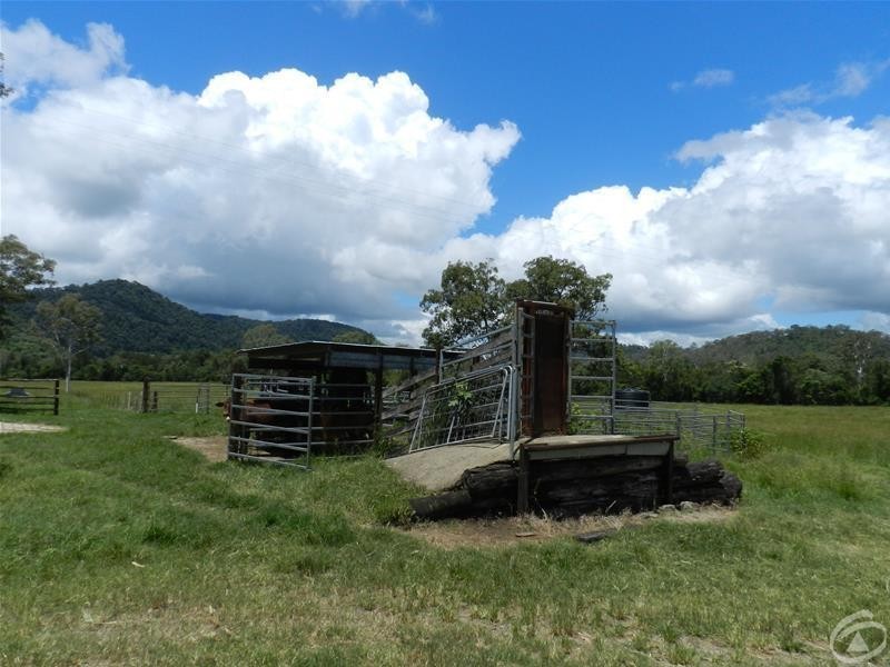 215 East Funnel Creek Road, Sarina Range QLD 4737