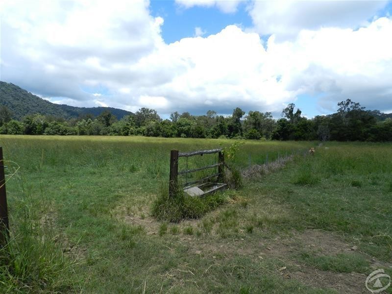 215 East Funnel Creek Road, Sarina Range QLD 4737