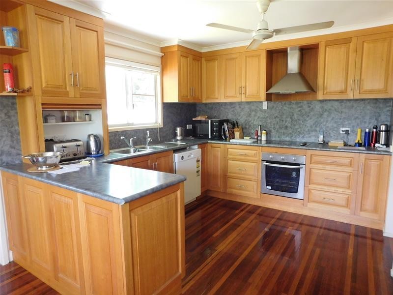 82 Range Road, Sarina QLD 4737