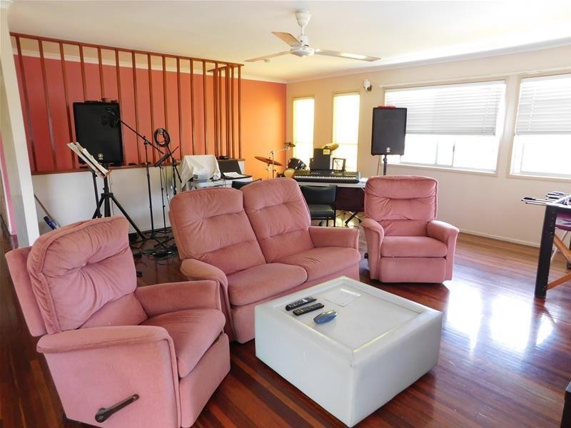 82 Range Road, Sarina QLD 4737