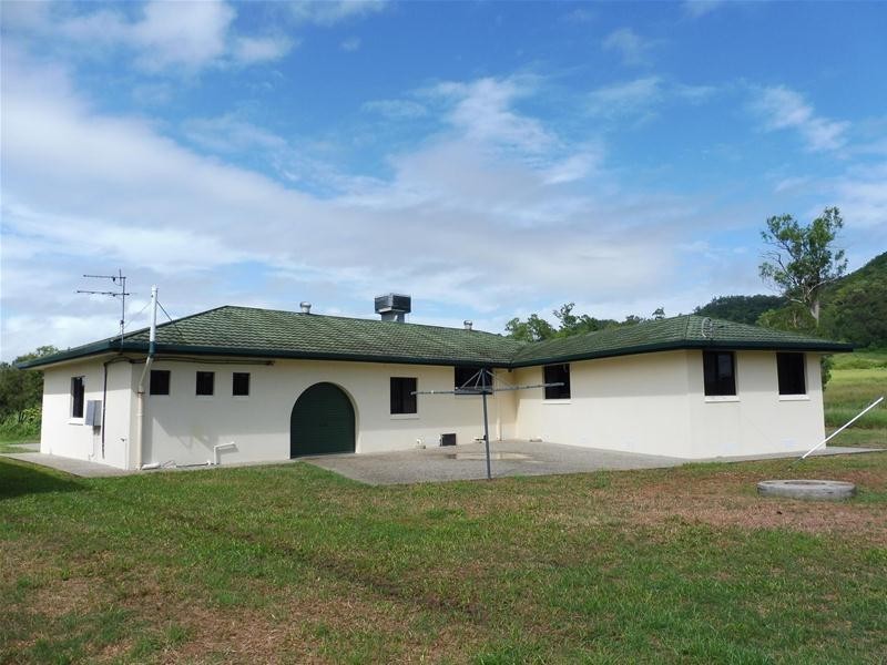 1085  Mount Martin Loop Road, Mount Martin QLD 4754