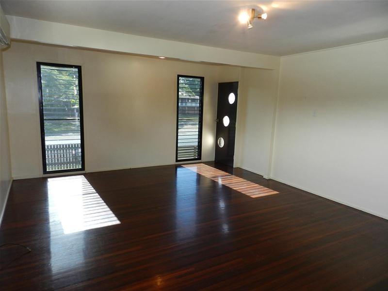 25 Range Road, Sarina QLD 4737