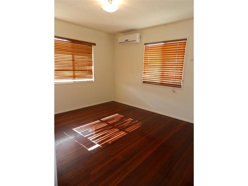 25 Range Road, Sarina QLD 4737