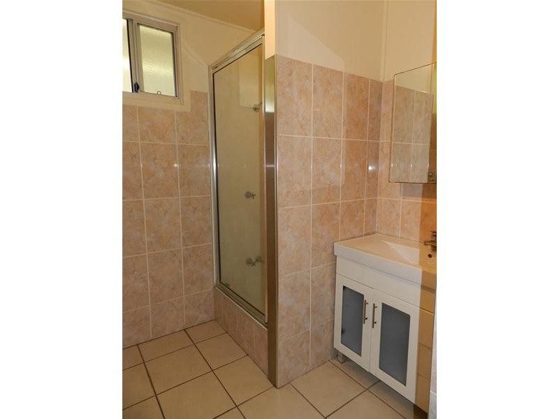 25 Range Road, Sarina QLD 4737