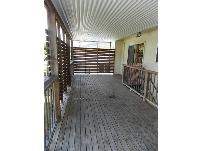 25 Range Road, Sarina QLD 4737