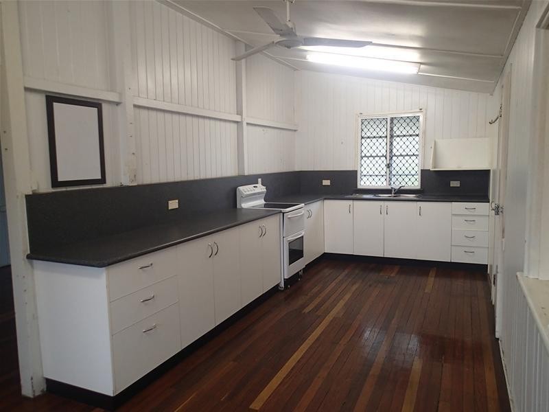 32 Beach Road, Sarina QLD 4737