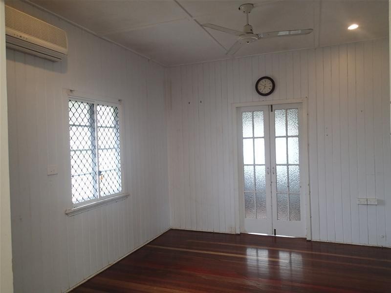 32 Beach Road, Sarina QLD 4737