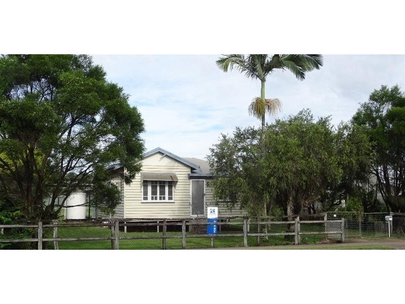 32 Beach Road, Sarina QLD 4737