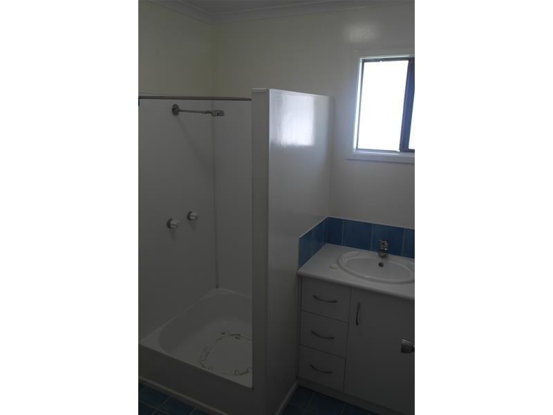 2/42 Owen Jenkins Drive, Sarina Beach QLD 4737