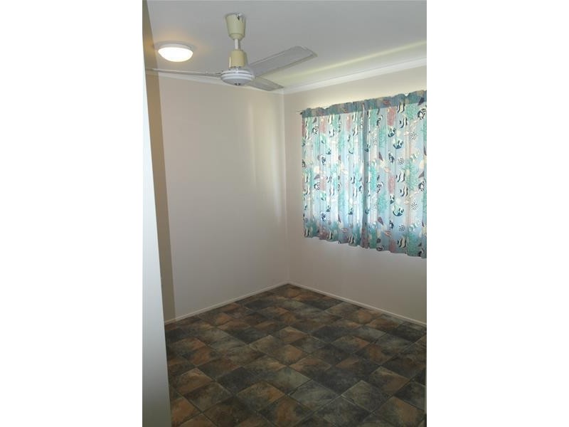 2/42 Owen Jenkins Drive, Sarina Beach QLD 4737