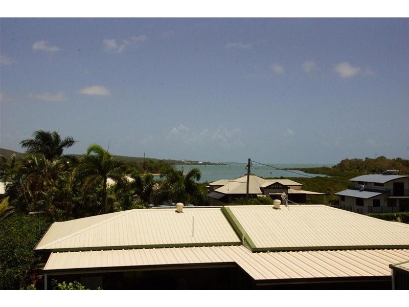 4 Campbell Street, Campwin Beach QLD 4737