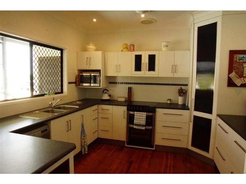 4 Campbell Street, Campwin Beach QLD 4737