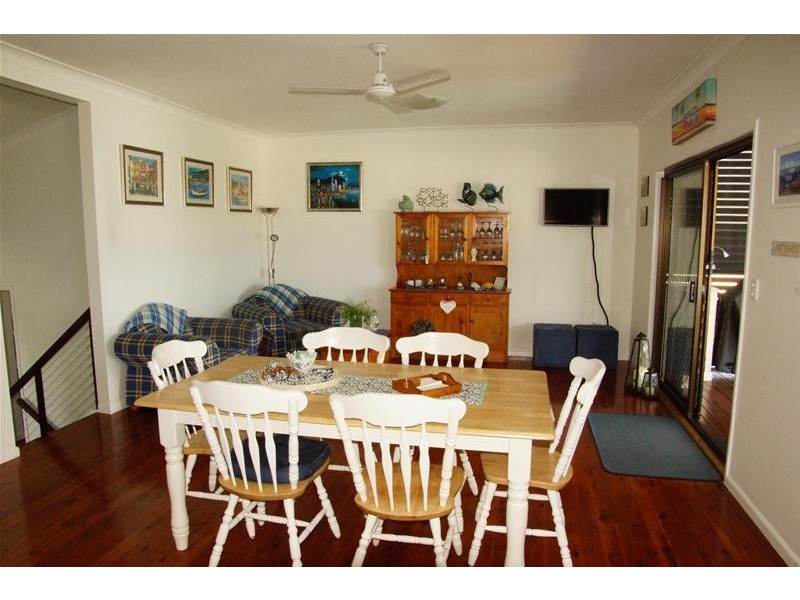 4 Campbell Street, Campwin Beach QLD 4737