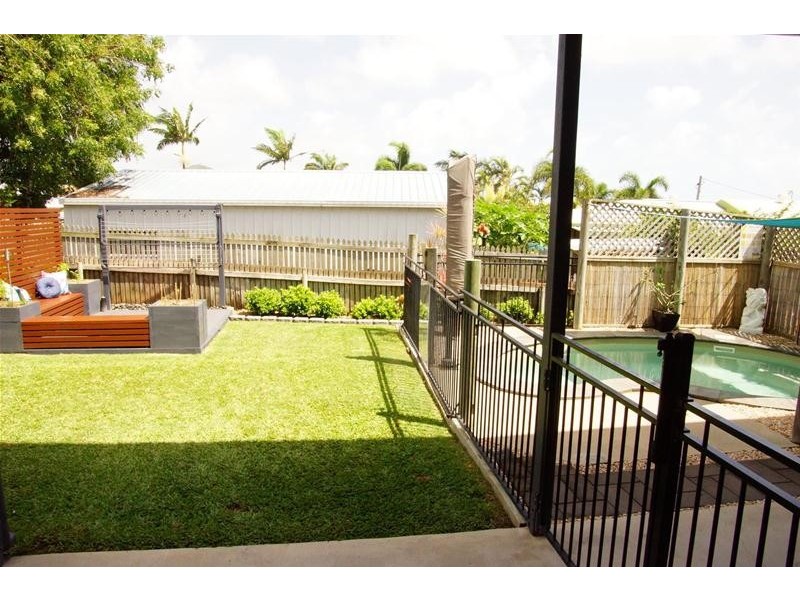 4 Campbell Street, Campwin Beach QLD 4737
