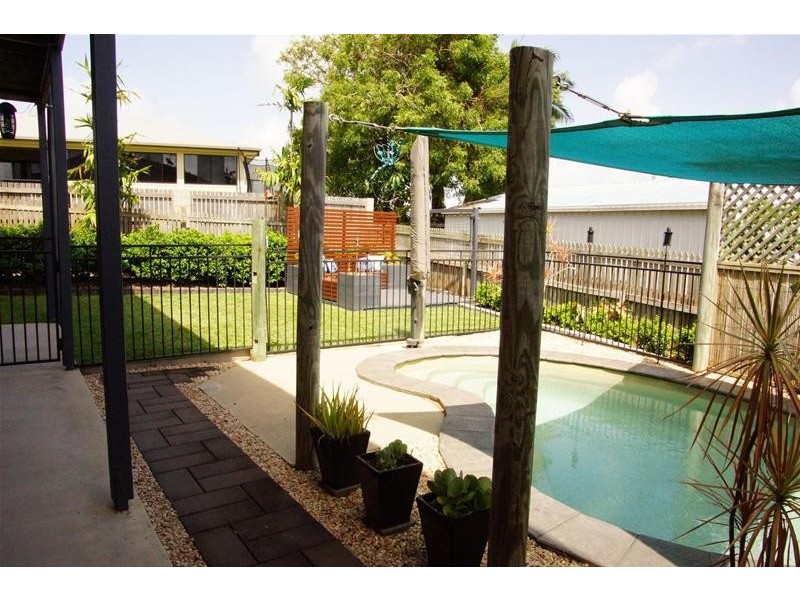 4 Campbell Street, Campwin Beach QLD 4737