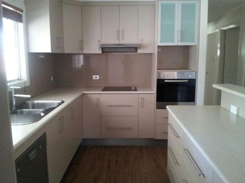 20 Schapers Road, Glenella QLD 4740