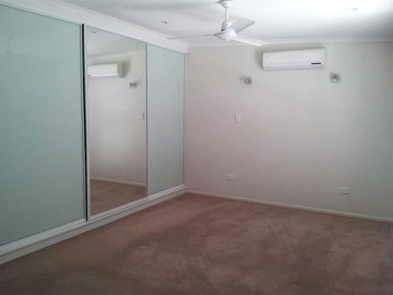 20 Schapers Road, Glenella QLD 4740