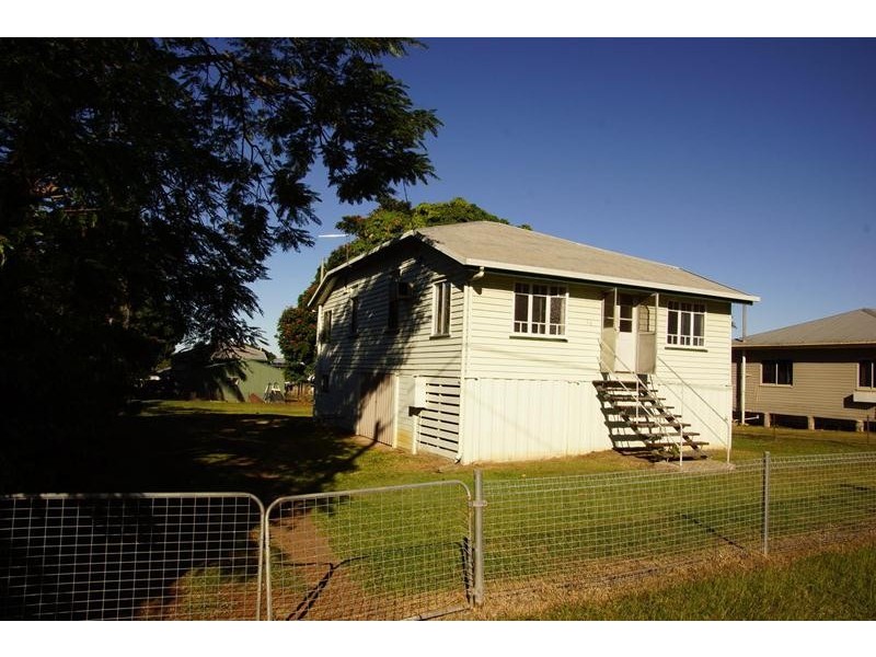 16 Heron Street, Sarina QLD 4737