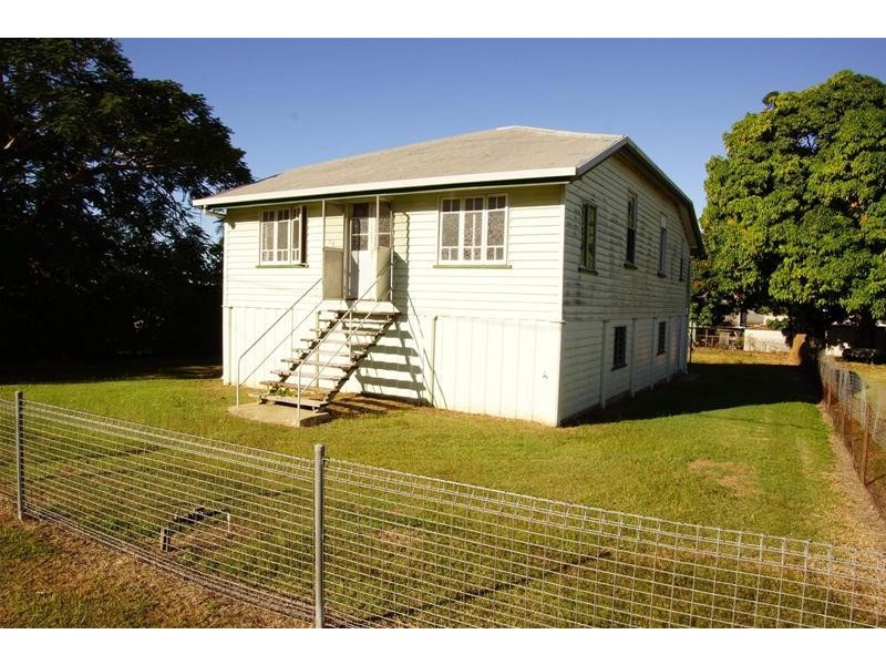 16 Heron Street, Sarina QLD 4737