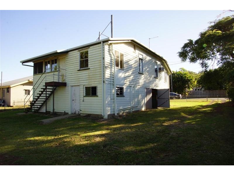 16 Heron Street, Sarina QLD 4737