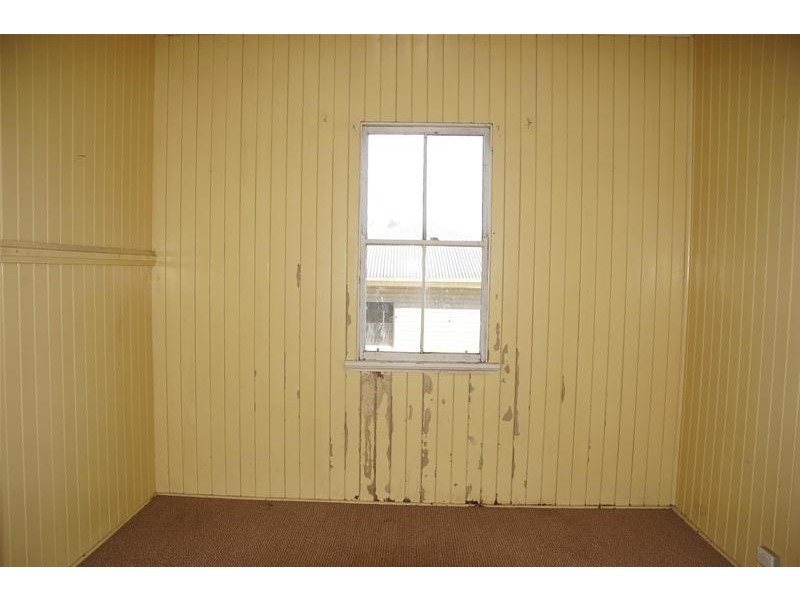 16 Heron Street, Sarina QLD 4737