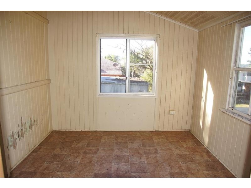 16 Heron Street, Sarina QLD 4737