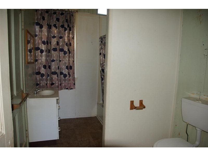 16 Heron Street, Sarina QLD 4737