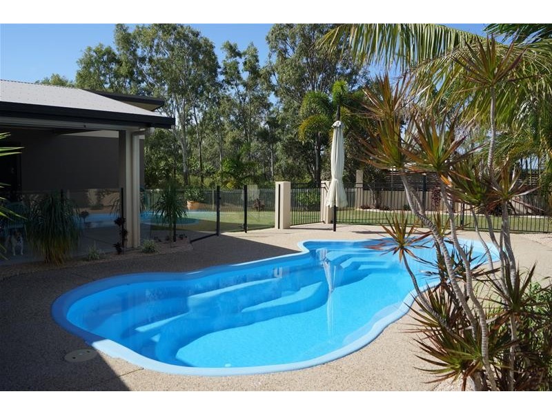 14 Brooksfield Drive, Sarina Beach QLD 4737