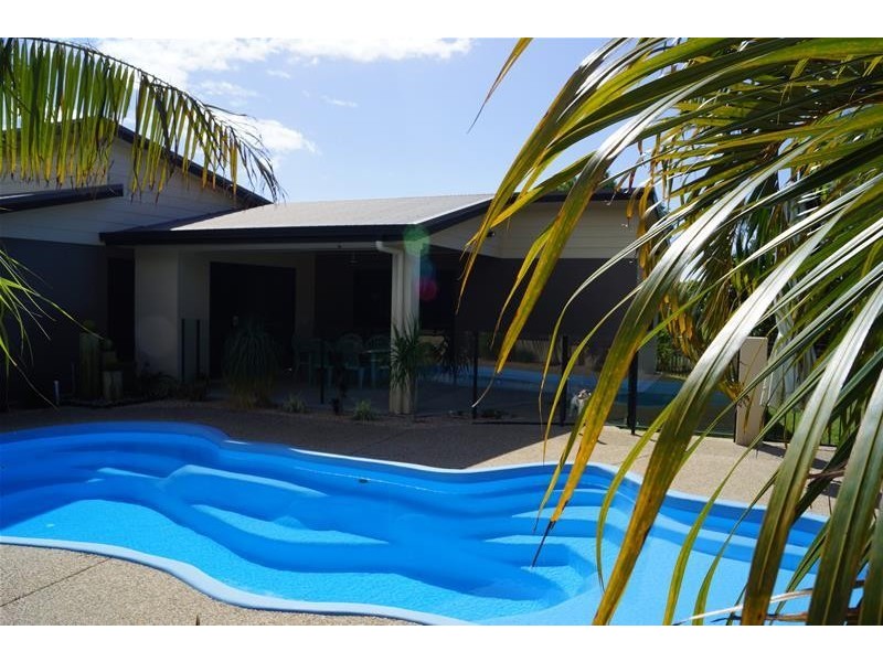 14 Brooksfield Drive, Sarina Beach QLD 4737