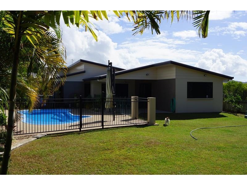 14 Brooksfield Drive, Sarina Beach QLD 4737