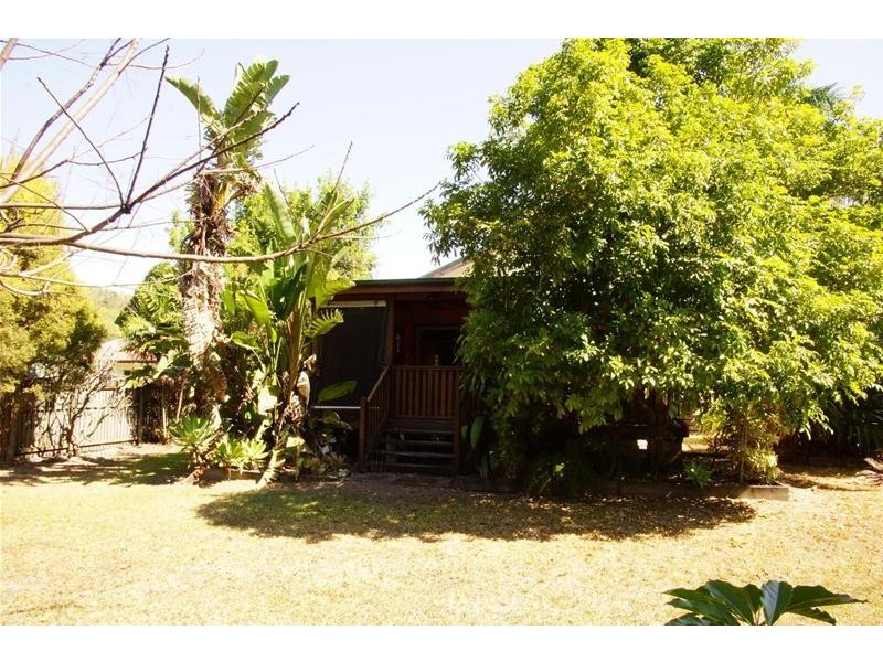 11 Ablett Street, Sarina QLD 4737