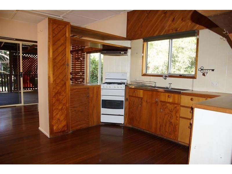 11 Ablett Street, Sarina QLD 4737