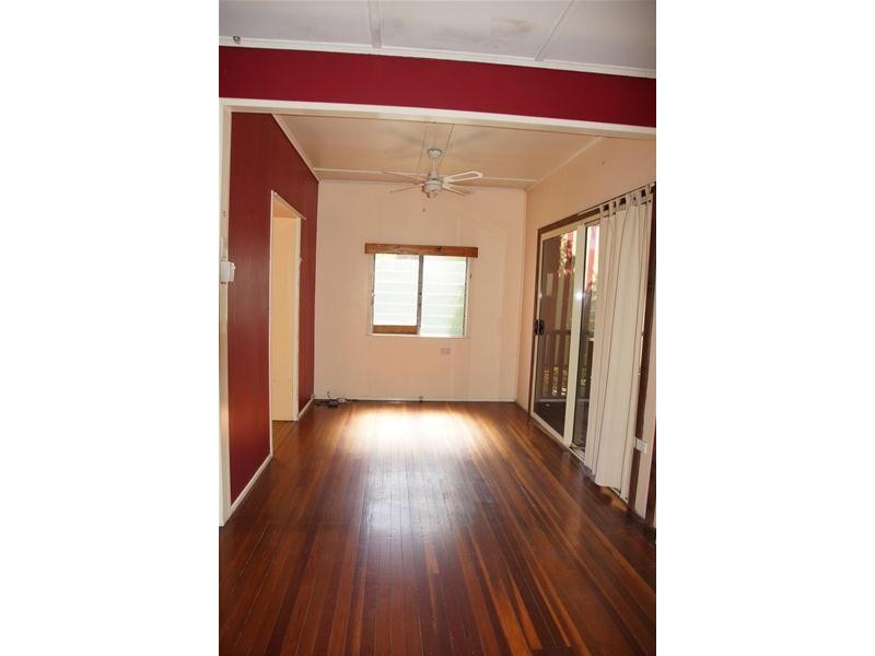 11 Ablett Street, Sarina QLD 4737